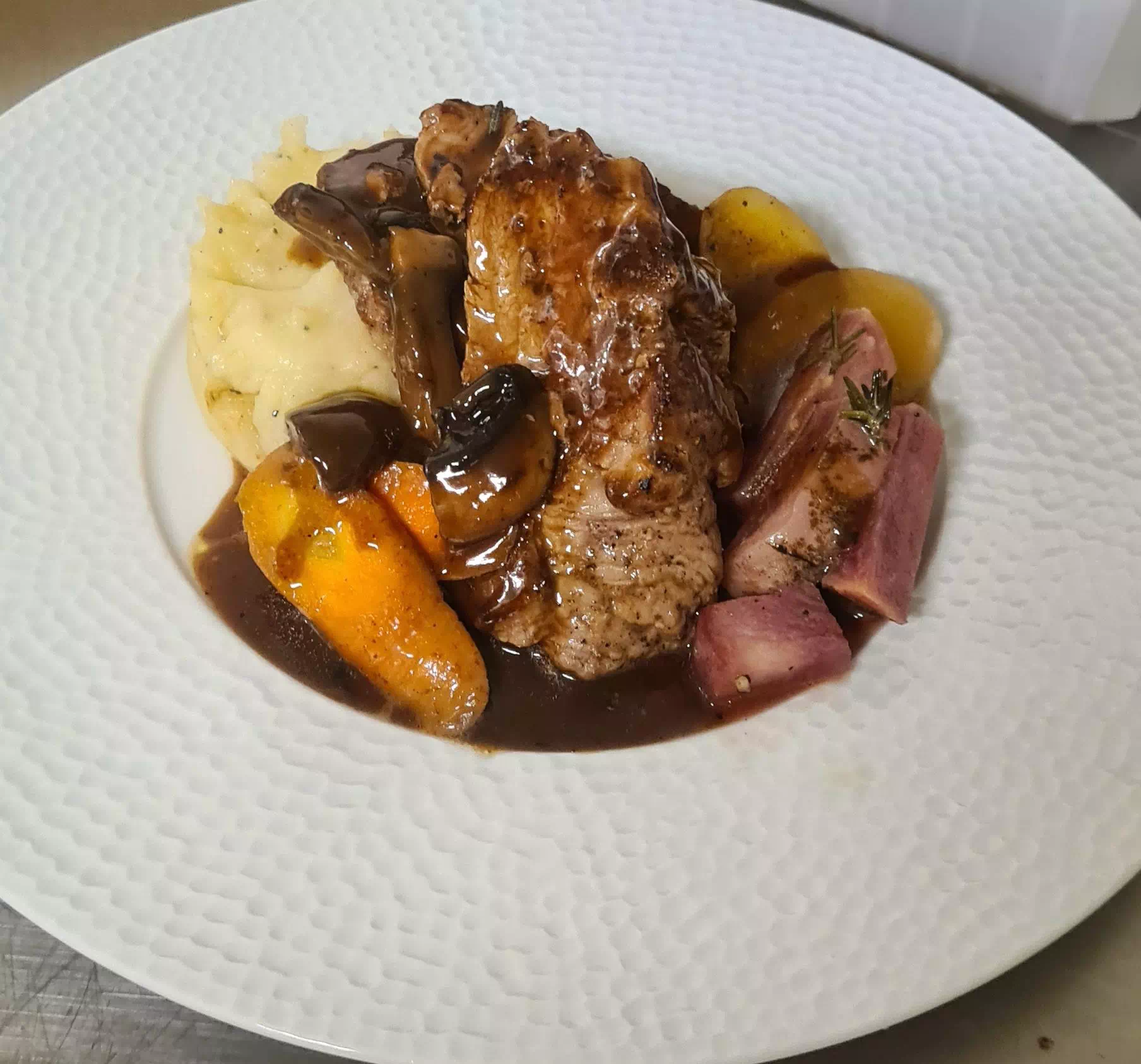 Buffet traiteur événementiel à Portet-sur-Garonne : produits frais et locaux